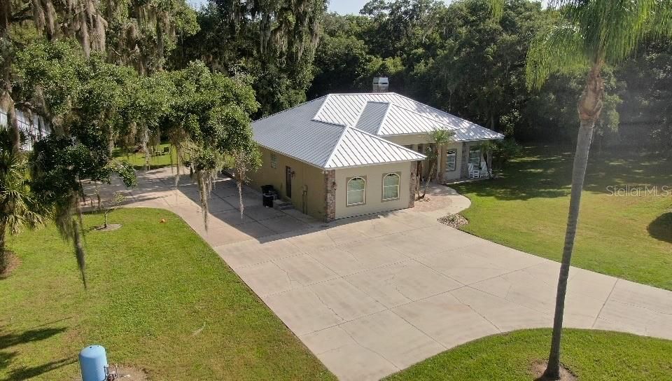 Recently Sold: $699,000 (4 beds, 2 baths, 2502 Square Feet)