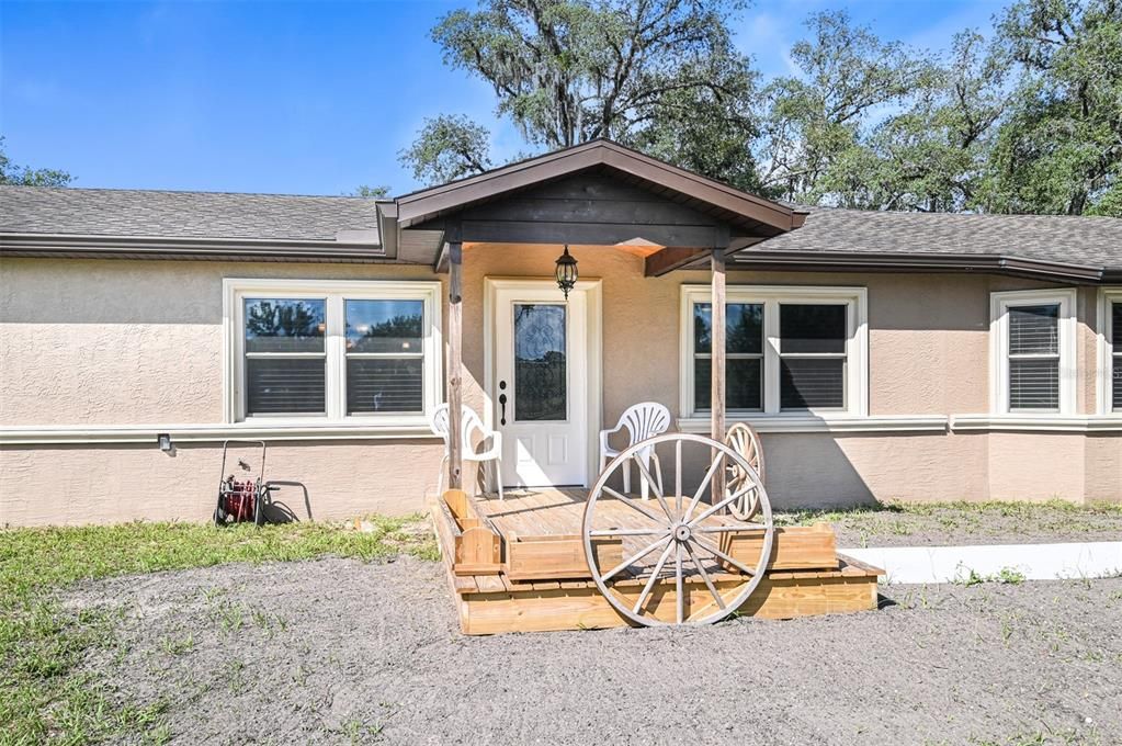 Recently Sold: $599,000 (3 beds, 2 baths, 1476 Square Feet)