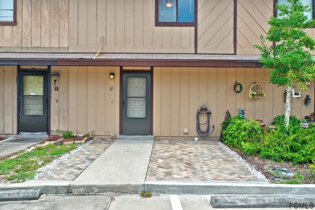 Recently Sold: $228,500 (2 beds, 1 baths, 1251 Square Feet)