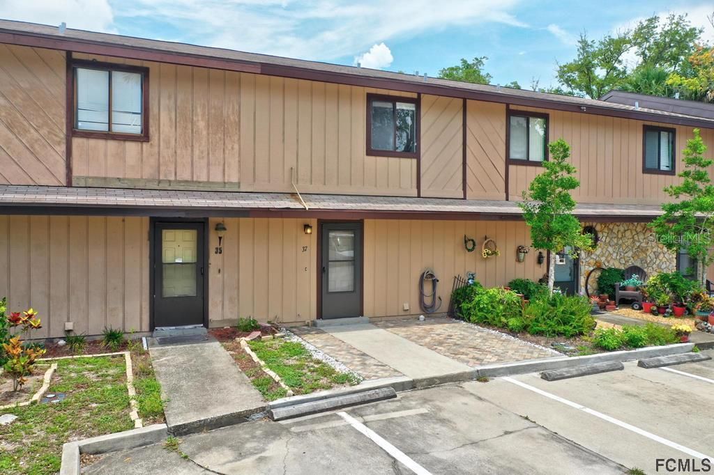 Recently Sold: $228,500 (2 beds, 1 baths, 1251 Square Feet)