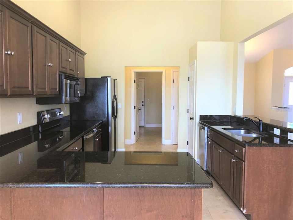 Recently Rented: $2,795 (4 beds, 2 baths, 2416 Square Feet)