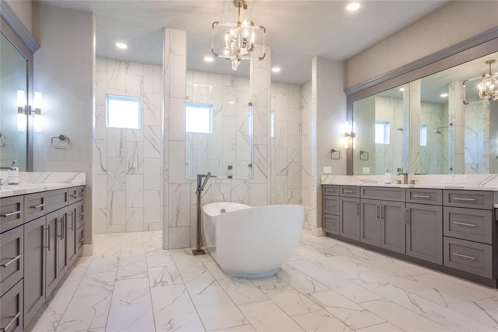 Recently Sold: $1,295,000 (4 beds, 3 baths, 4677 Square Feet)