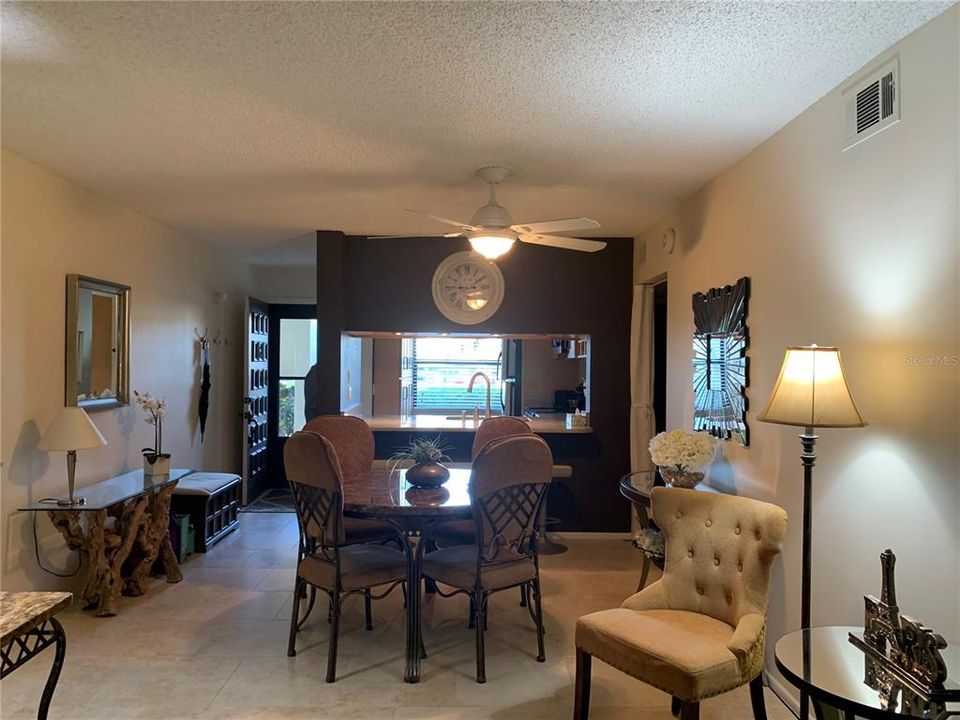 Recently Sold: $210,000 (2 beds, 2 baths, 934 Square Feet)