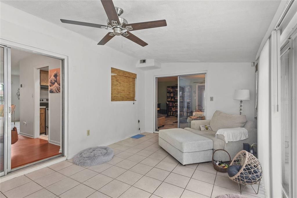 Recently Sold: $355,000 (3 beds, 2 baths, 1642 Square Feet)