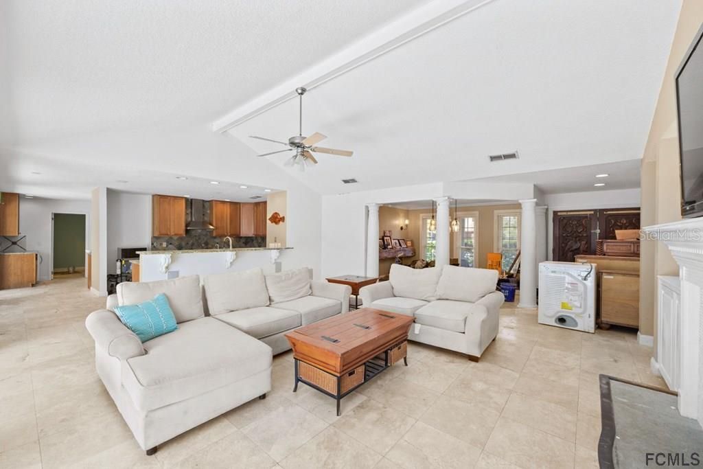 Recently Sold: $799,000 (3 beds, 2 baths, 2220 Square Feet)