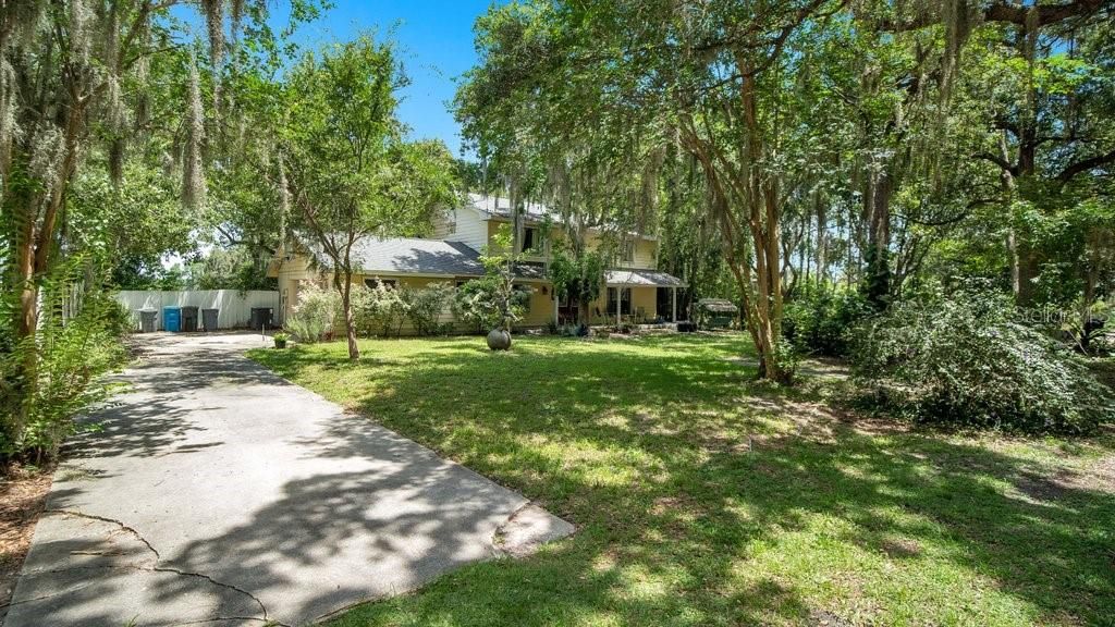 最近售出: $700,000 (4 贝兹, 2 浴室, 3080 平方英尺)