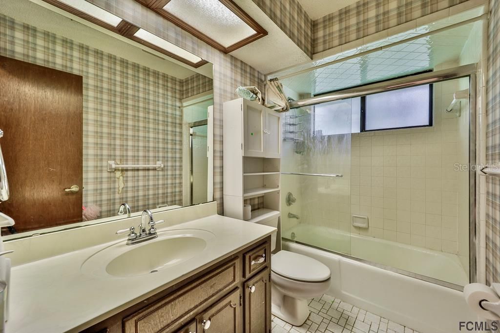 最近售出: $425,000 (3 贝兹, 2 浴室, 1661 平方英尺)