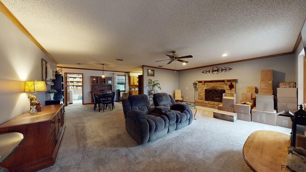 Recently Sold: $219,900 (2 beds, 2 baths, 1608 Square Feet)