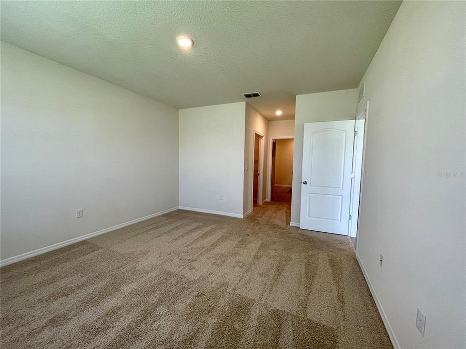 Recently Rented: $1,975 (3 beds, 2 baths, 1672 Square Feet)