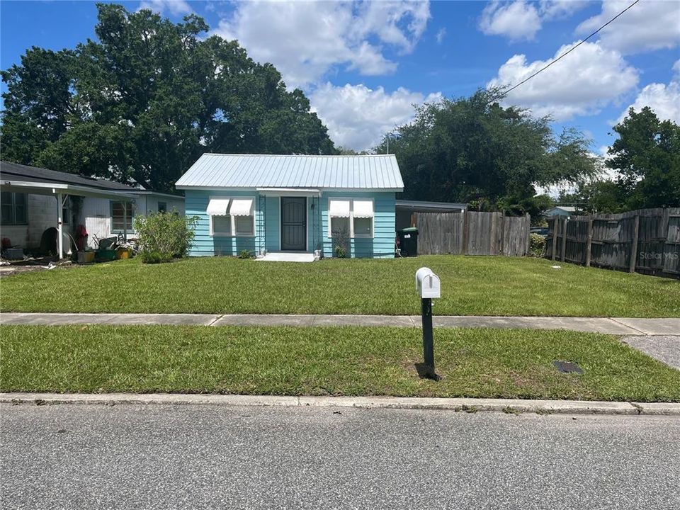 Recently Sold: $180,000 (2 beds, 1 baths, 832 Square Feet)