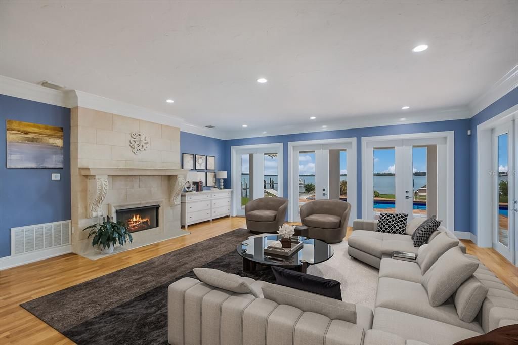 Recently Sold: $4,500,000 (5 beds, 4 baths, 7383 Square Feet)