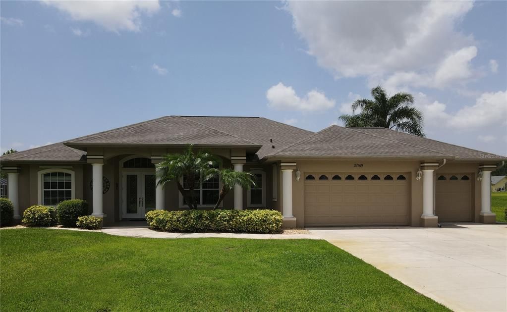 Welcome Home! Beautiful curb appeal!