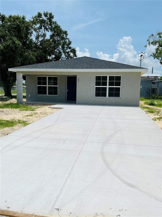 Recently Sold: $275,000 (3 beds, 2 baths, 1268 Square Feet)