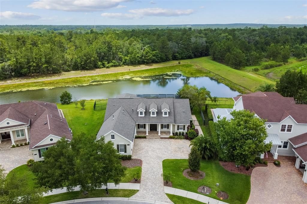 House backs up to the pond.