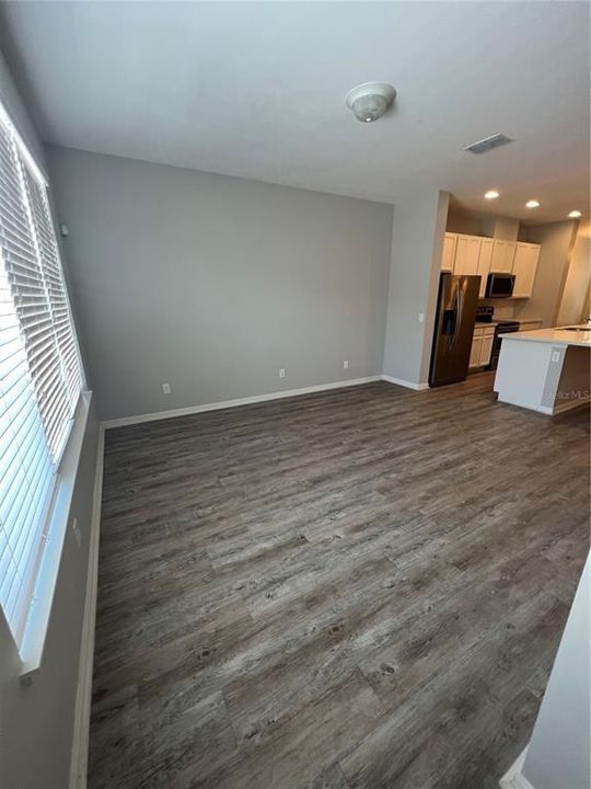 Recently Rented: $2,650 (3 beds, 2 baths, 1624 Square Feet)