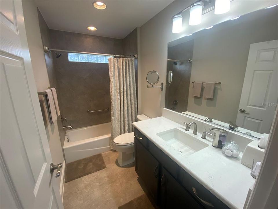 最近租的: $2,250 (3 贝兹, 2 浴室, 2058 平方英尺)