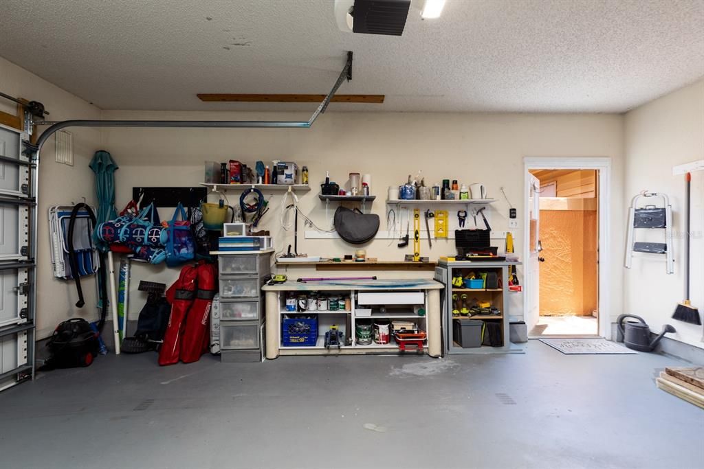 Garage - plenty of storage