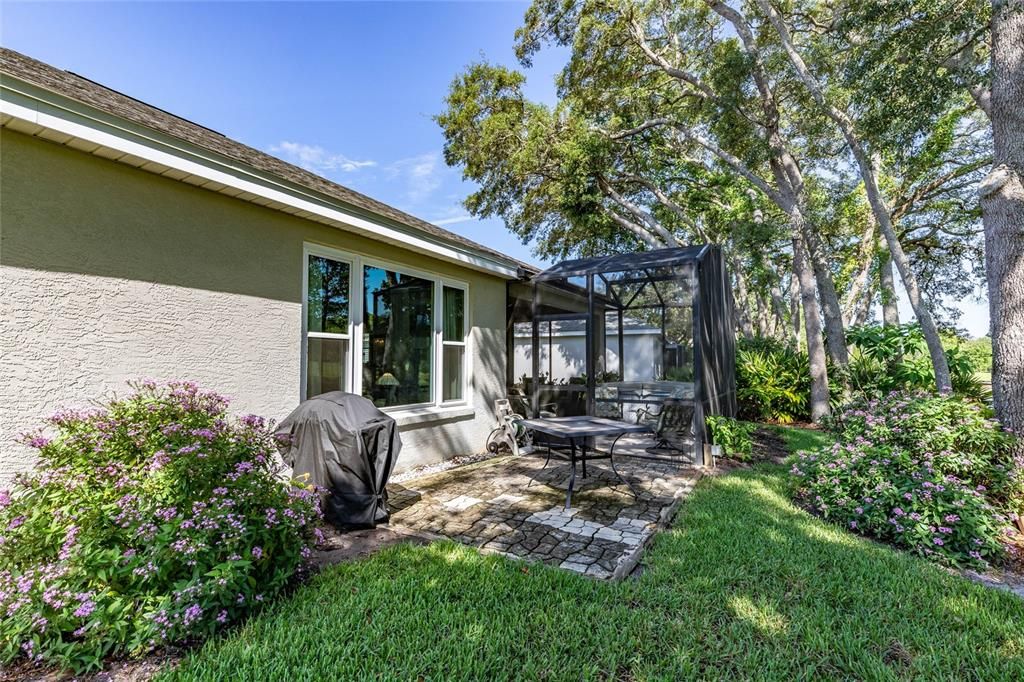 Recently Sold: $459,000 (3 beds, 2 baths, 2048 Square Feet)
