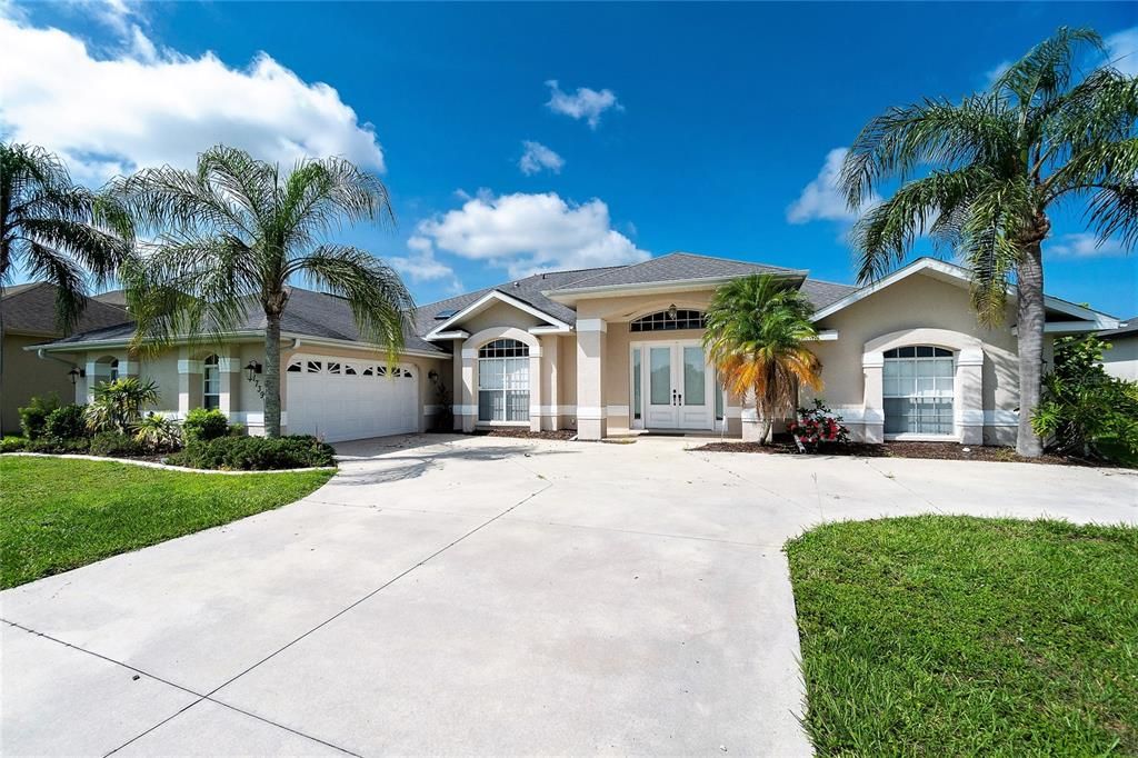 Recently Sold: $995,000 (4 beds, 3 baths, 2843 Square Feet)