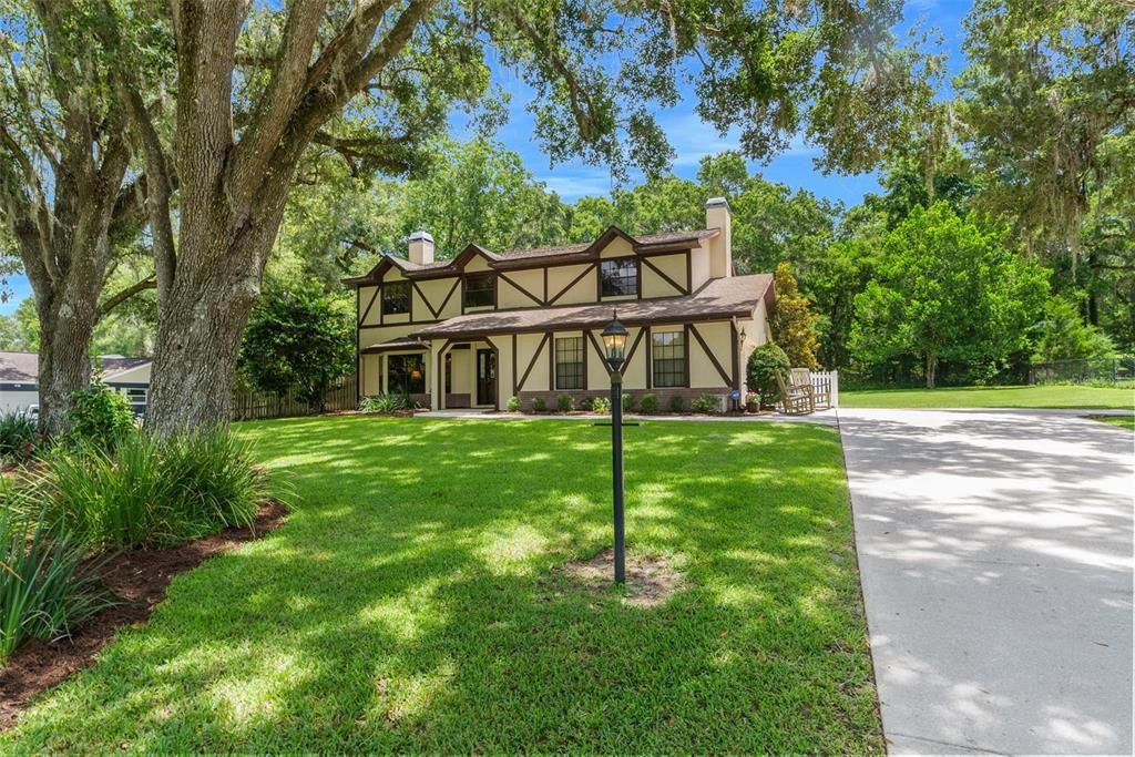 Recently Sold: $525,000 (5 beds, 2 baths, 2731 Square Feet)