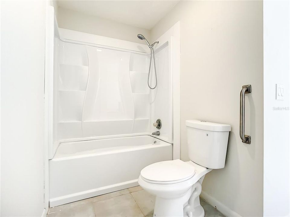最近售出: $385,000 (3 贝兹, 2 浴室, 1769 平方英尺)