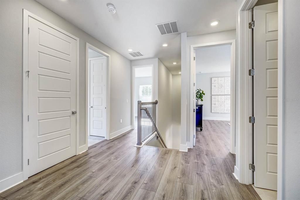 Active With Contract: $899,990 (4 beds, 3 baths, 2963 Square Feet)