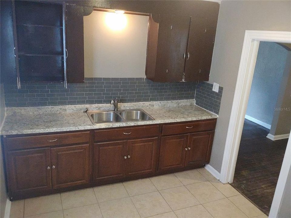 Недавно арендовано: $999 (2 спален, 1 ванн, 986 Квадратных фут)