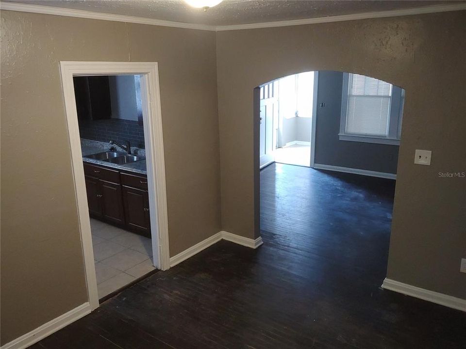 Recently Rented: $999 (2 beds, 1 baths, 986 Square Feet)