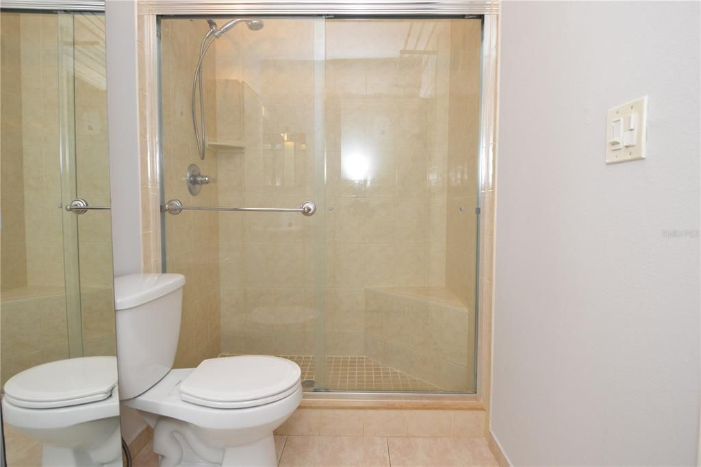 最近租的: $1,300 (1 贝兹, 1 浴室, 615 平方英尺)
