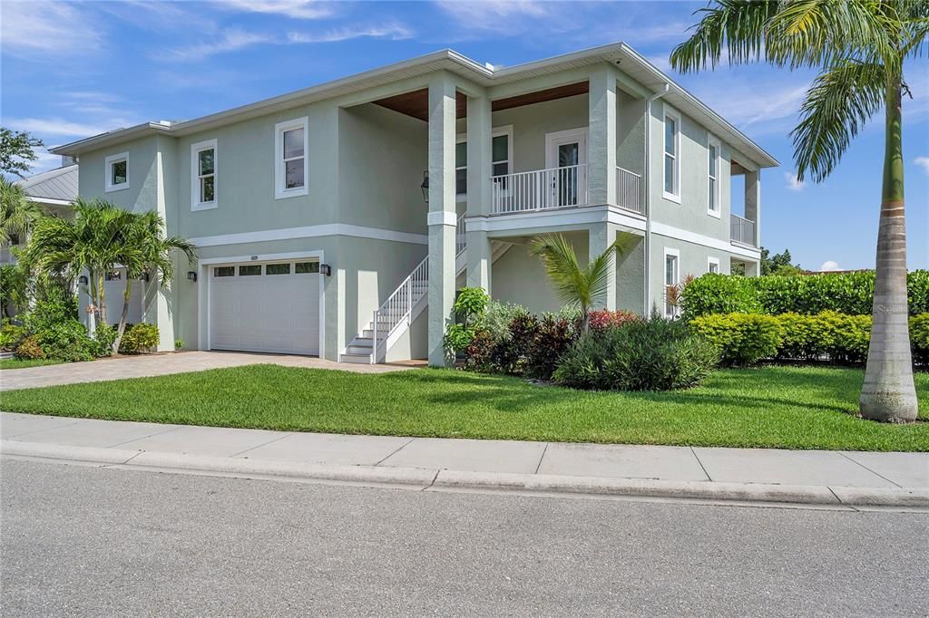 Recently Sold: $1,349,000 (4 beds, 3 baths, 2198 Square Feet)