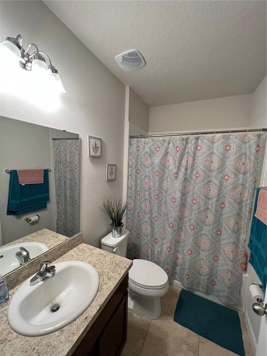 最近售出: $300,000 (3 贝兹, 2 浴室, 1431 平方英尺)