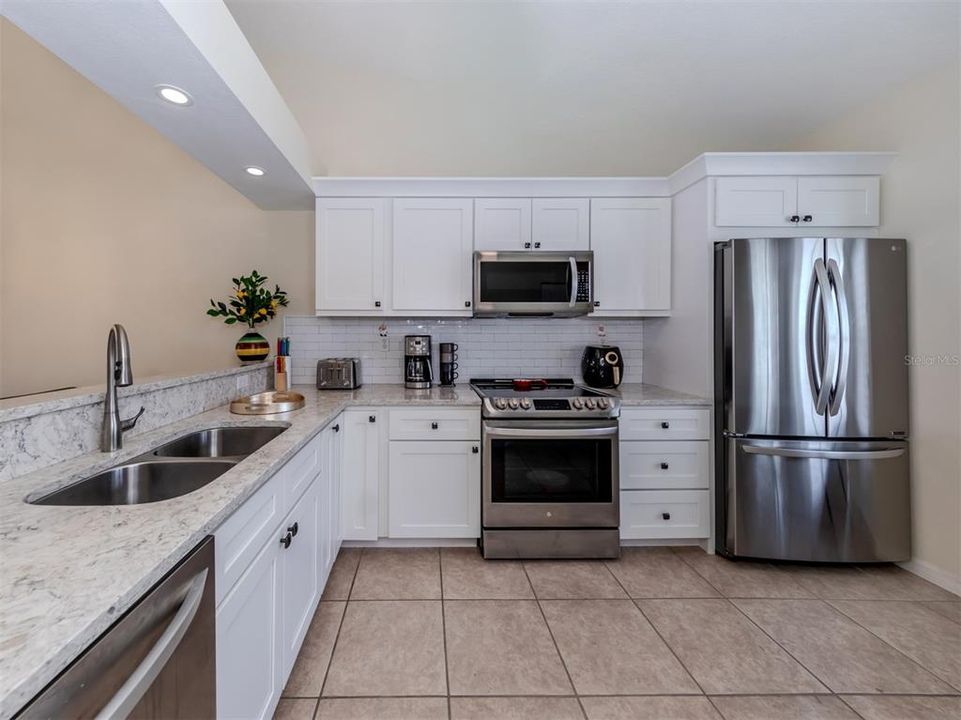 For Rent: $5,000 (2 beds, 2 baths, 1280 Square Feet)
