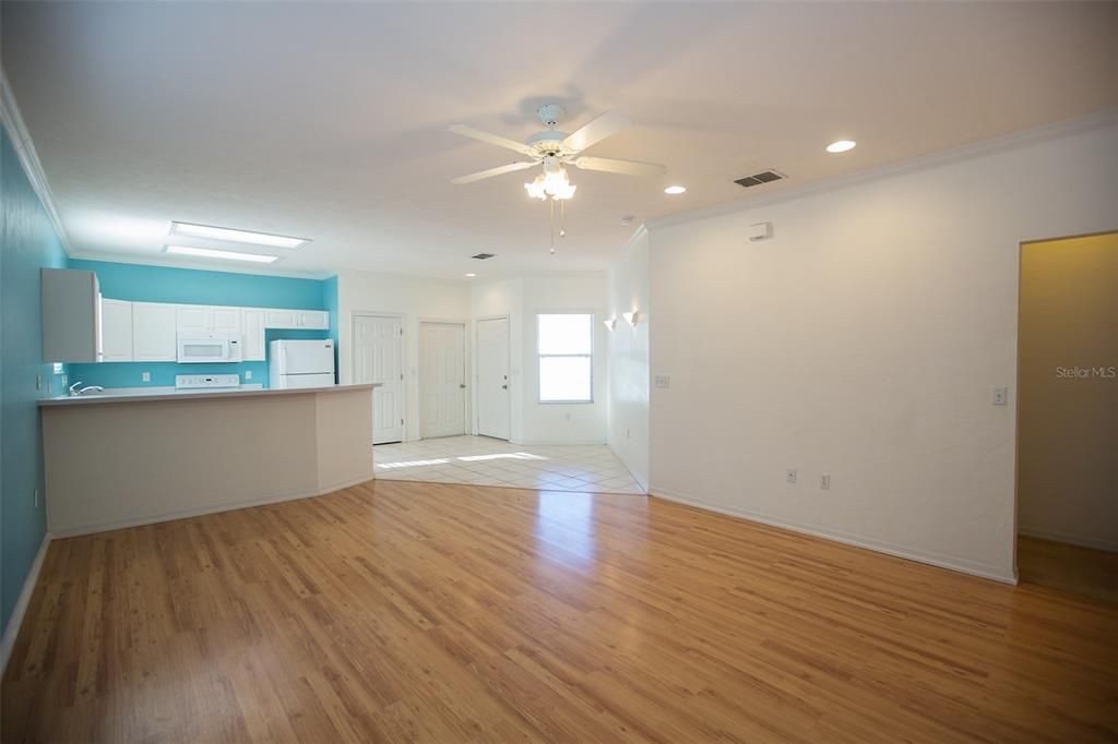 Recently Rented: $1,775 (3 beds, 2 baths, 1380 Square Feet)