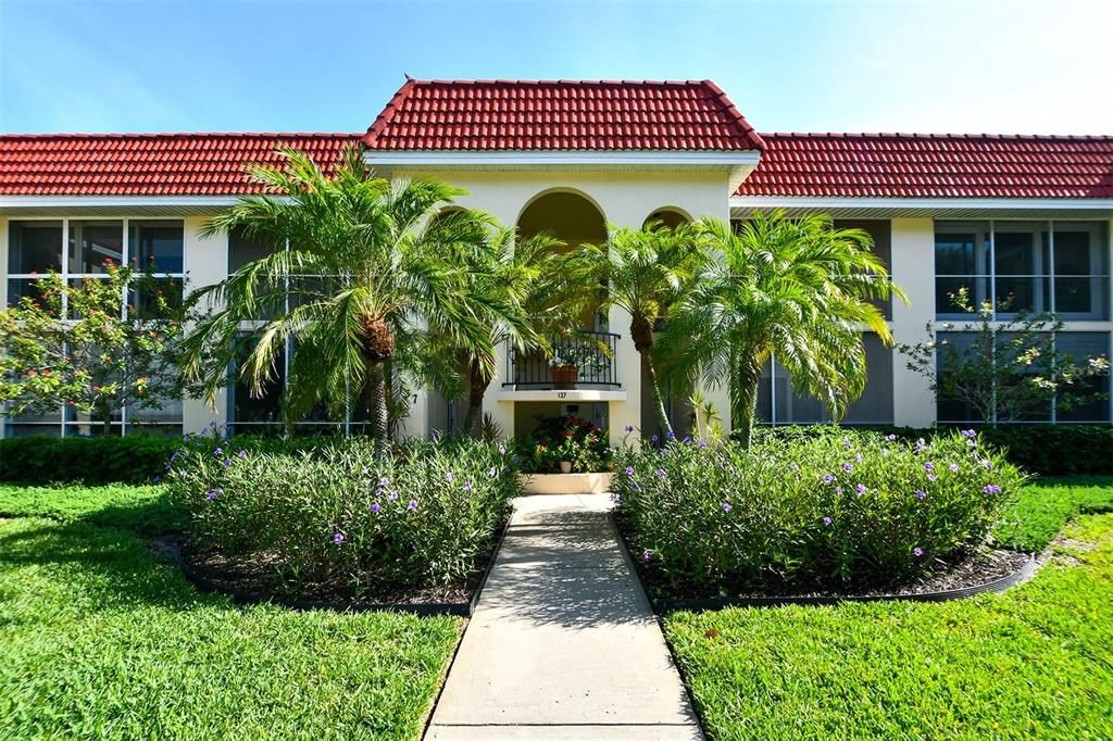 Recently Sold: $695,000 (2 beds, 2 baths, 900 Square Feet)