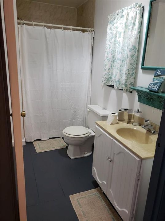 Recently Sold: $175,000 (2 beds, 1 baths, 1600 Square Feet)