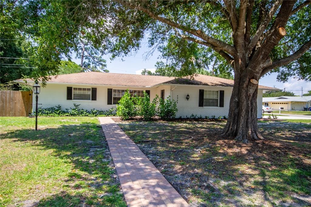 Recently Sold: $550,000 (3 beds, 2 baths, 1762 Square Feet)