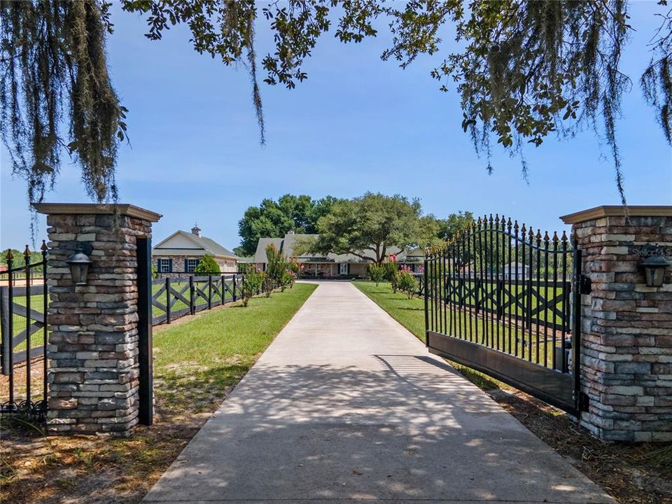 Recently Sold: $1,200,000 (3 beds, 3 baths, 2761 Square Feet)