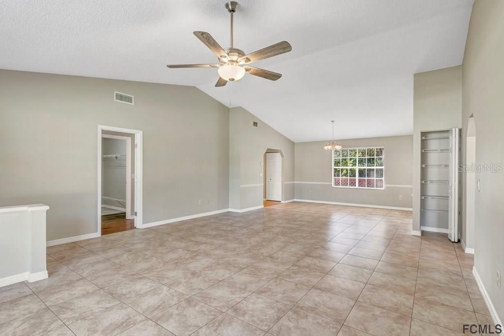 Recently Sold: $357,500 (3 beds, 2 baths, 1909 Square Feet)