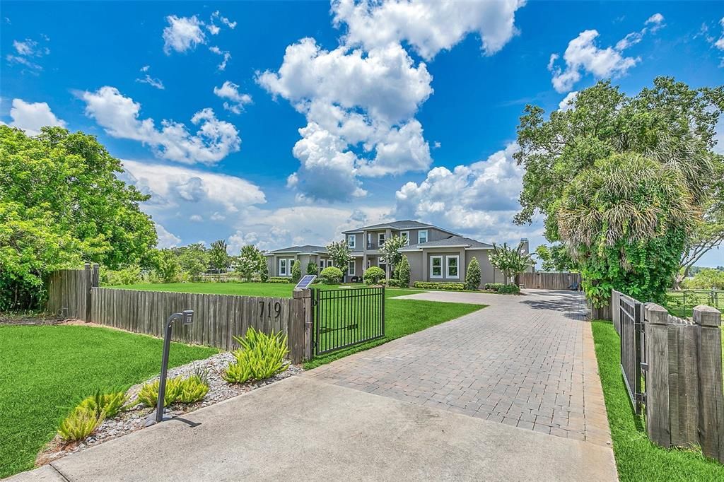 Recently Sold: $1,949,900 (5 beds, 4 baths, 4793 Square Feet)