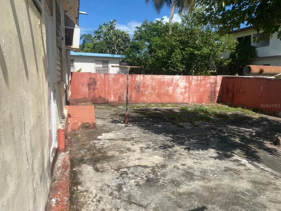 Vendido Recientemente: $62,000 (3 camas, 2 baños, 850 Pies cuadrados)