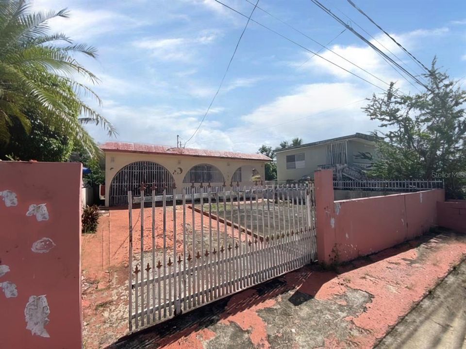 Vendido Recientemente: $62,000 (3 camas, 2 baños, 850 Pies cuadrados)