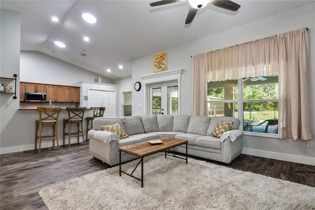 Recently Sold: $562,500 (3 beds, 2 baths, 2191 Square Feet)