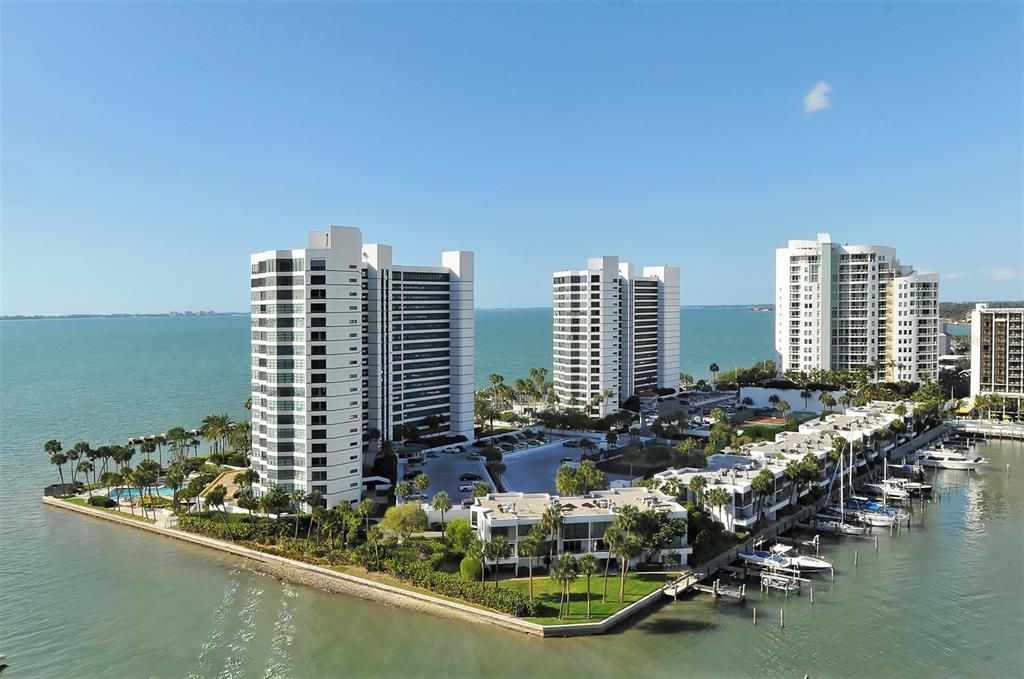 CONDO ON THE BAY