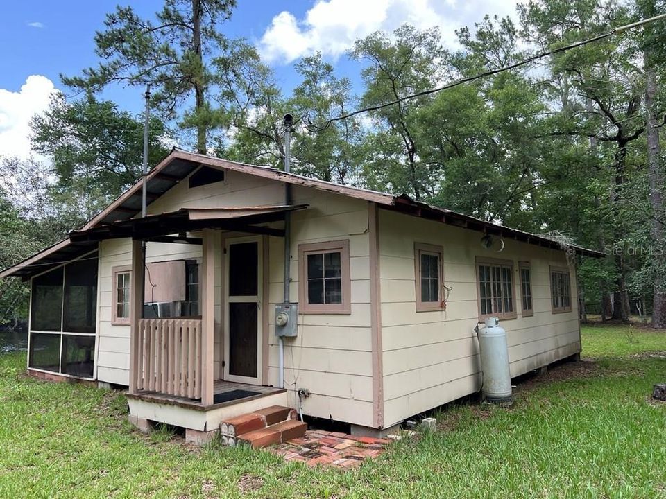 Recently Sold: $240,000 (2 beds, 1 baths, 600 Square Feet)