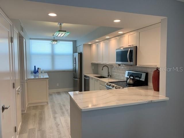 Recently Sold: $925,000 (2 beds, 2 baths, 1685 Square Feet)