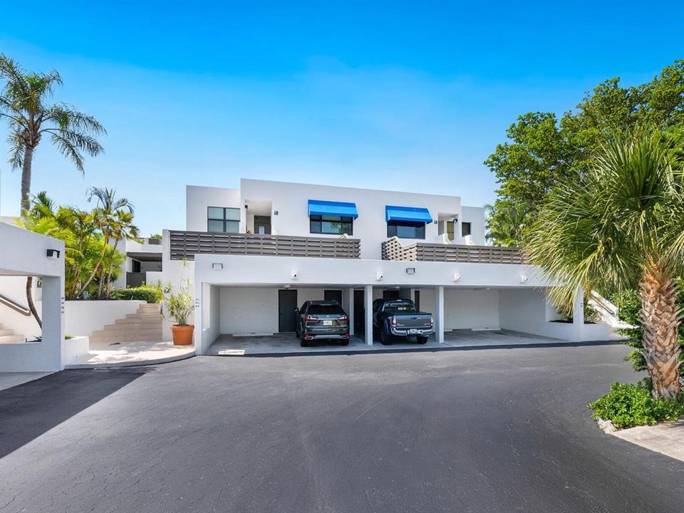 Recently Sold: $925,000 (2 beds, 2 baths, 1685 Square Feet)