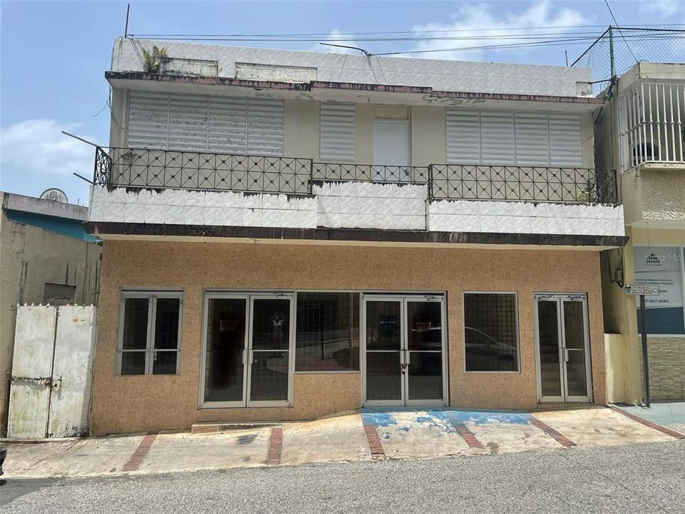 Recently Sold: $75,000 (3 beds, 1 baths, 2930 Square Feet)