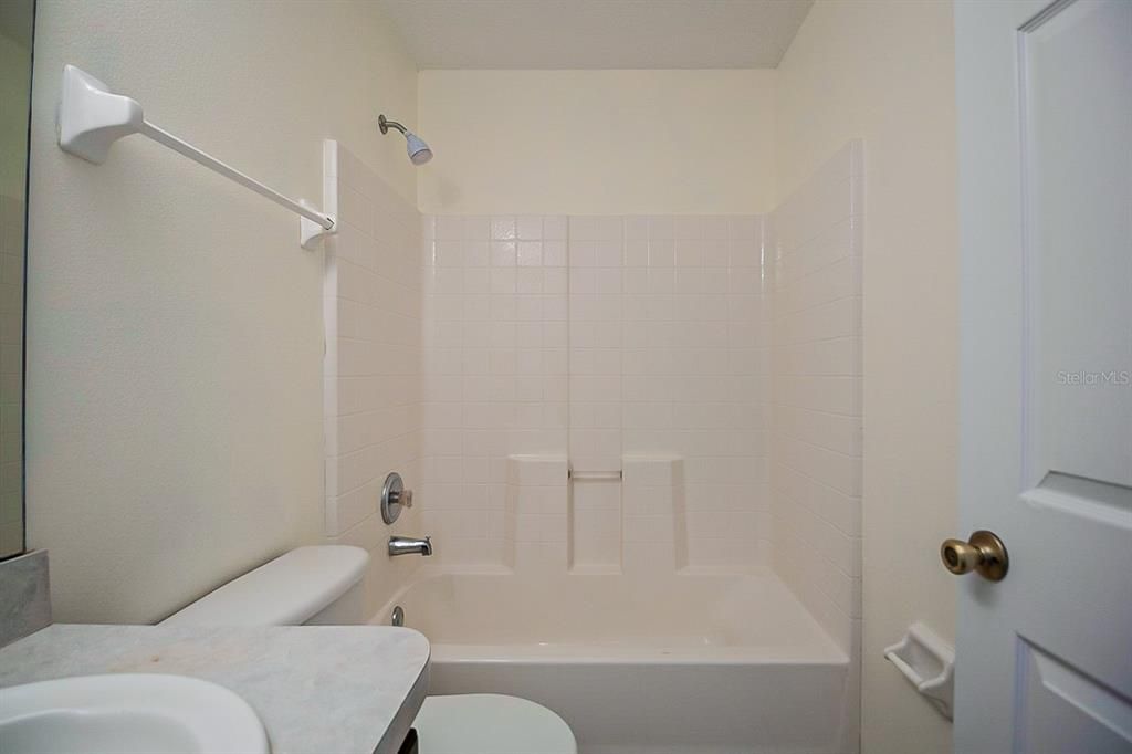 最近售出: $329,000 (3 贝兹, 2 浴室, 1664 平方英尺)