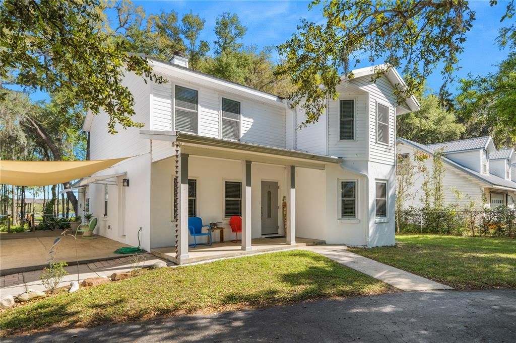 Recently Sold: $585,000 (3 beds, 2 baths, 2328 Square Feet)