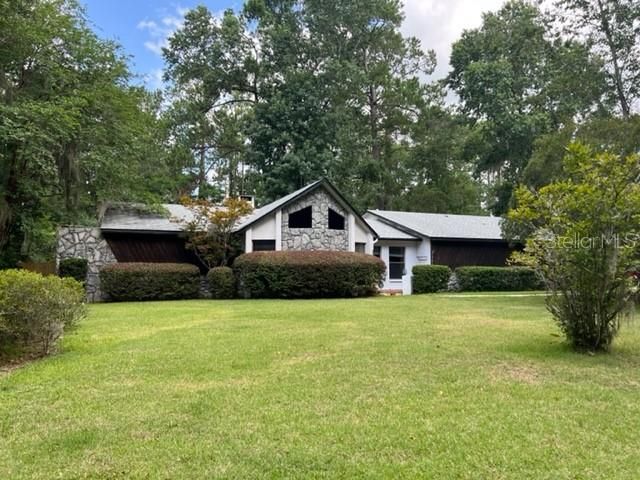 Recently Sold: $320,000 (3 beds, 2 baths, 1799 Square Feet)